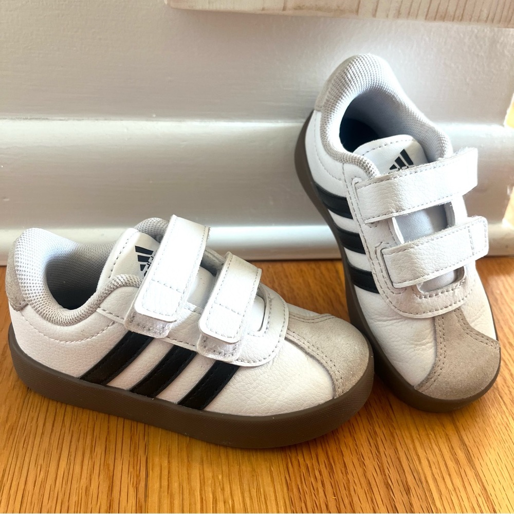 Adidas VL COURT 3.0 Kids Size 8 Velcro Shoes Sneakers Cloud White
